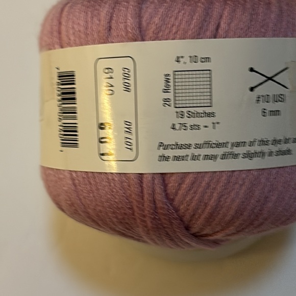 NWT “UltraSilk” ribbon texture yarn from Berroco. Bundle of 4 50-gm cakes. - Picture 4 of 5